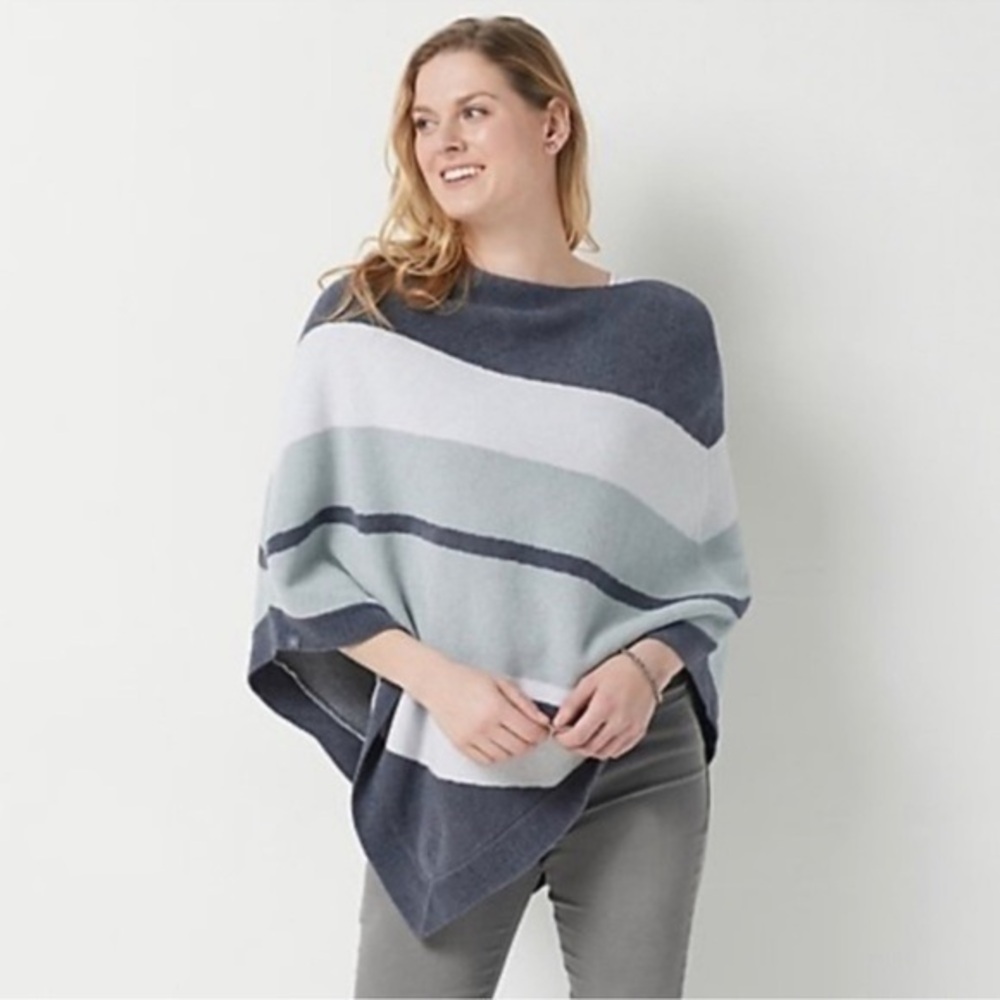 Barefoot dreams grey striped ocean breeze poncho